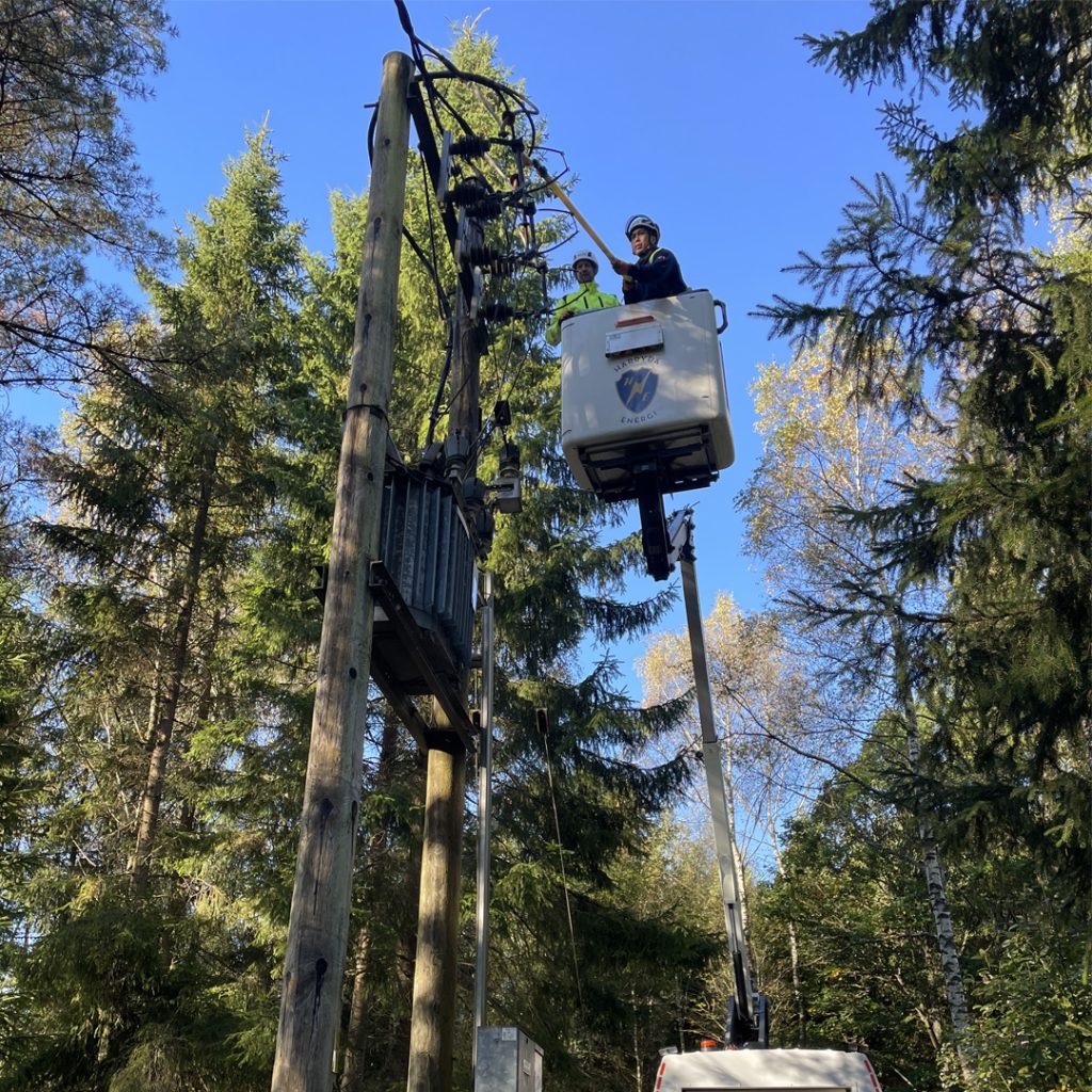 Regelbundet underhåll och smart teknik skapar tryggare vardag för våra kunder! 
