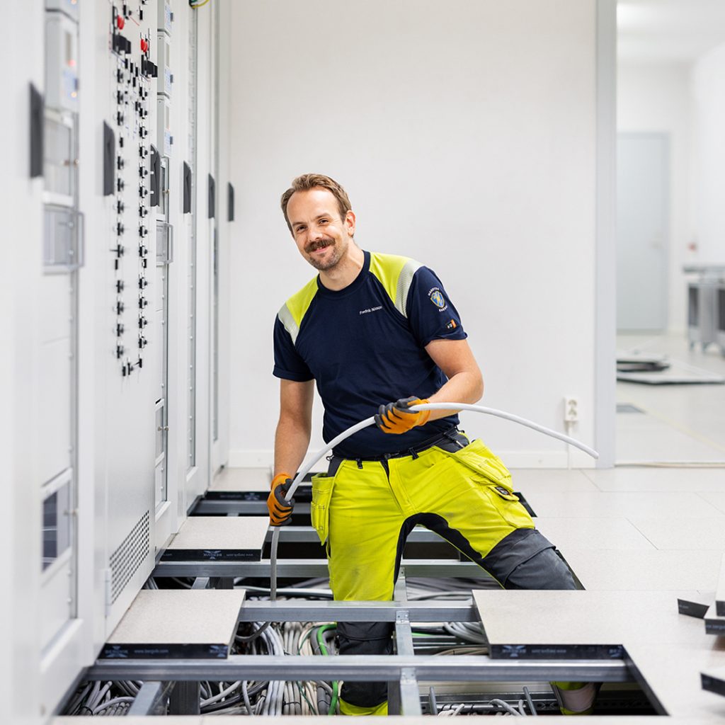 Nu söker vi en distributionselektriker med fokus på stationsarbete